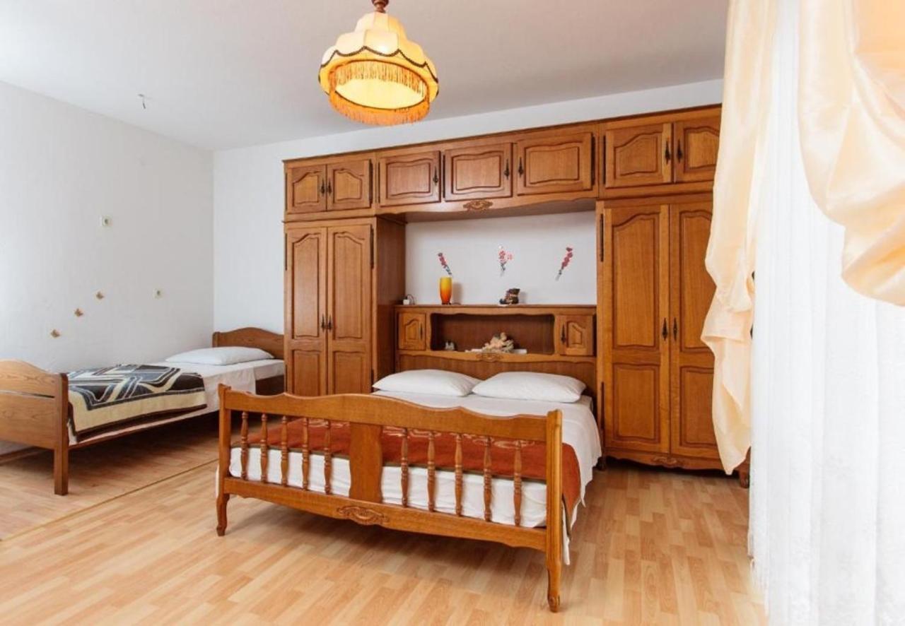 Apartment Knez 1 - 50 M From Beach Podstrana Buitenkant foto