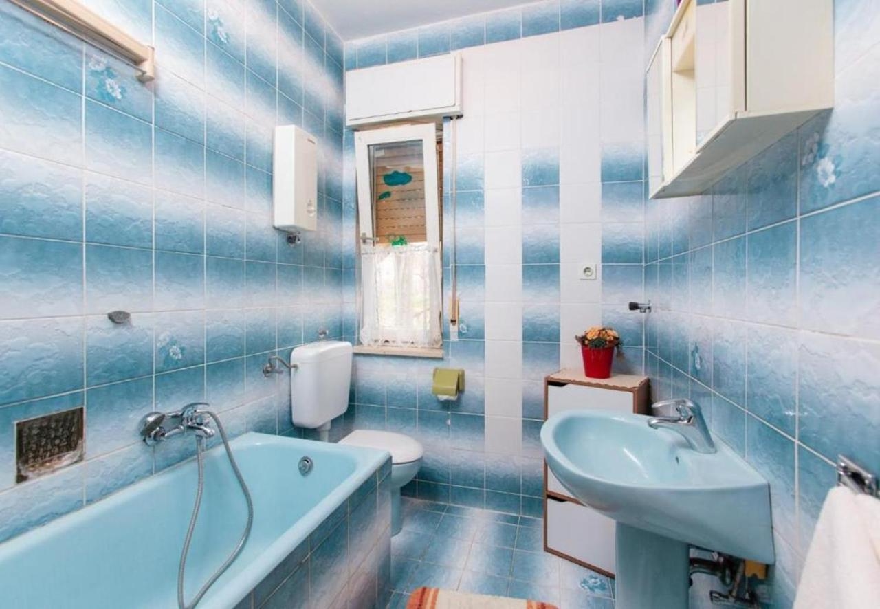 Apartment Knez 1 - 50 M From Beach Podstrana Buitenkant foto