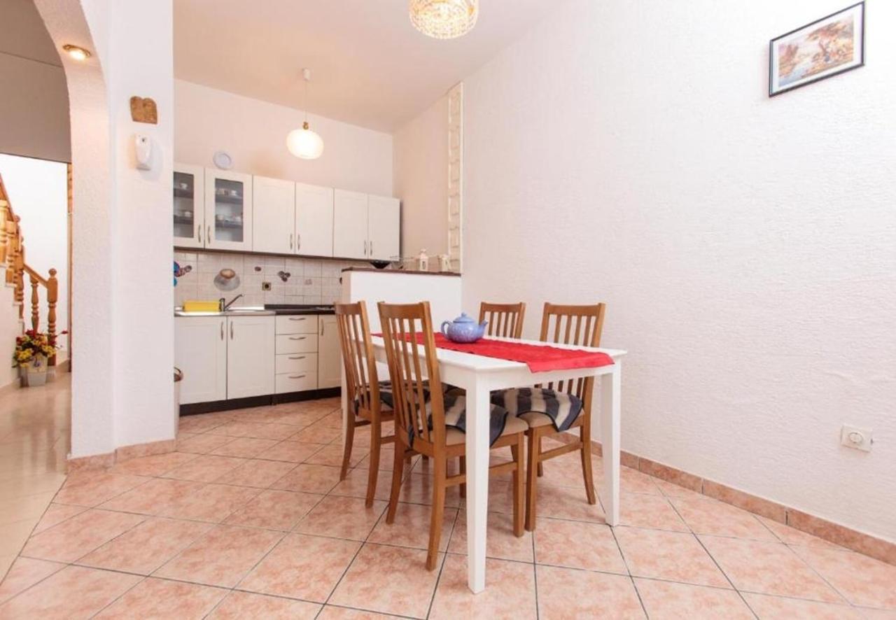 Apartment Knez 1 - 50 M From Beach Podstrana Buitenkant foto