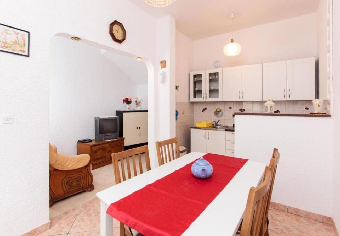 Apartment Knez 1 - 50 M From Beach Podstrana Buitenkant foto
