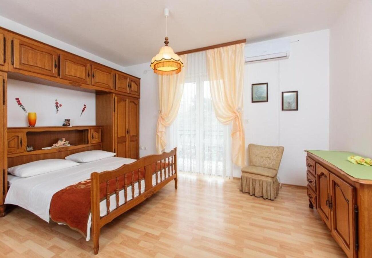 Apartment Knez 1 - 50 M From Beach Podstrana Buitenkant foto
